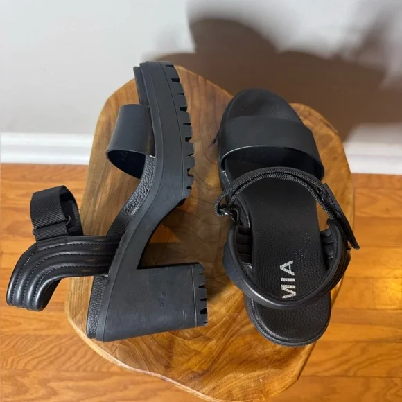 MIA Ivelisse Black Malta Chunky Platform Heel Sandal 6.5 - Picture 7 of 9